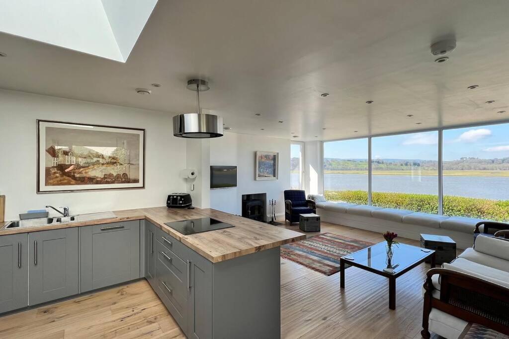 Shorepark - Waterfront Cottage With Stunning Views 邓弗里斯 外观 照片