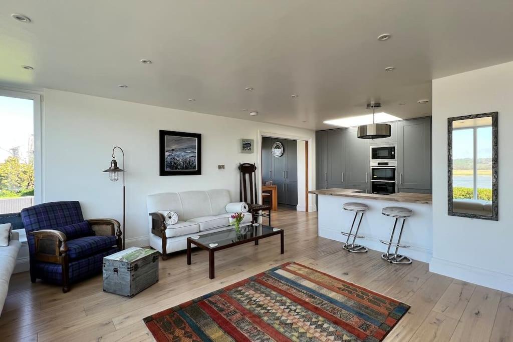 Shorepark - Waterfront Cottage With Stunning Views 邓弗里斯 外观 照片