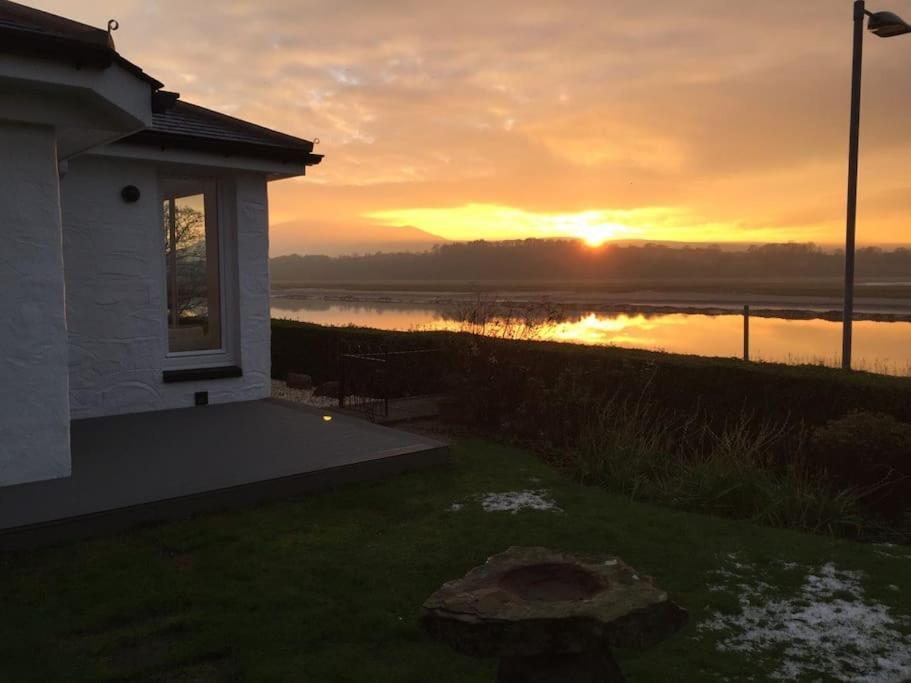 Shorepark - Waterfront Cottage With Stunning Views 邓弗里斯 外观 照片